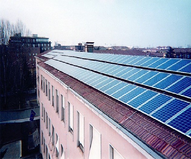 Fotovoltaico sul tetto di un edificio