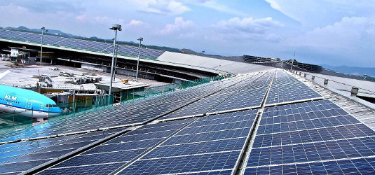 Una delle poche immagini del nuovo impianto fotovoltaico dell'aeroporto di Kuala Lumpur