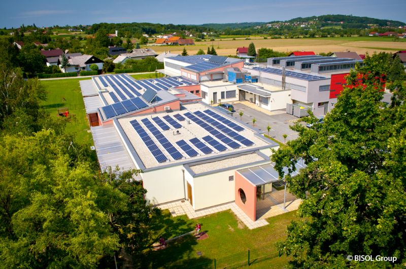 BISOL- Impianto fotovoltaico sul tetto di una scuola 