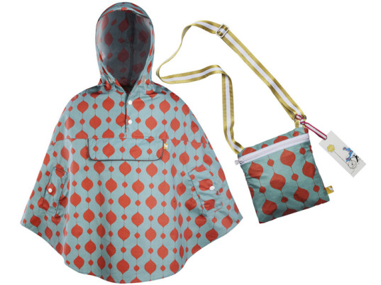 Un colorato impermeabile con borsa coordinata, rigorosamente in plastica riciclata, di Finchdesigns