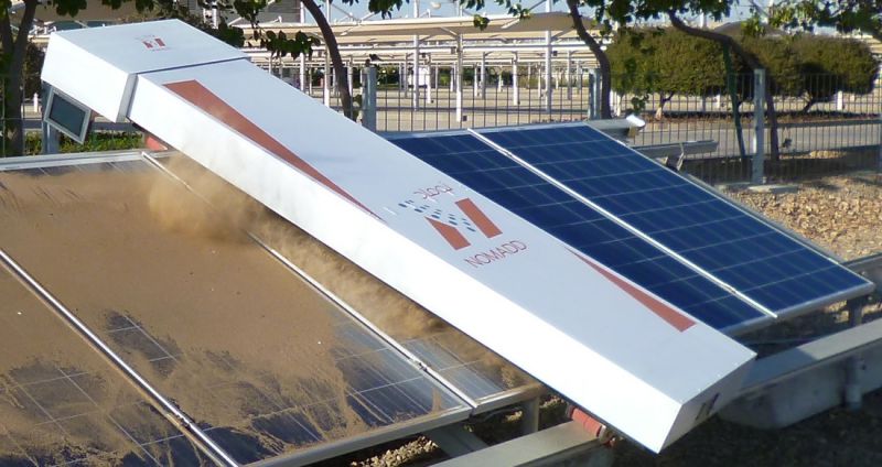 Il funzionamento di Nomadd, il sistema automatico di pulizia a secco dei pannelli solari