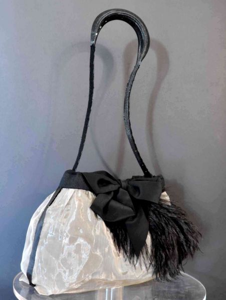 Led applicati sulla borsa fotovoltaica alla moda di Marzia Paladino