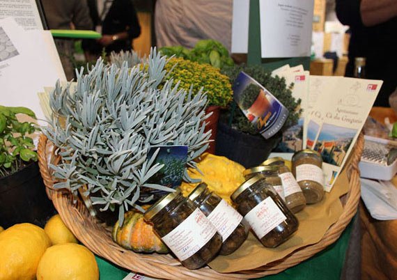Prodotti tipici esposti in Agriturismoinfiera