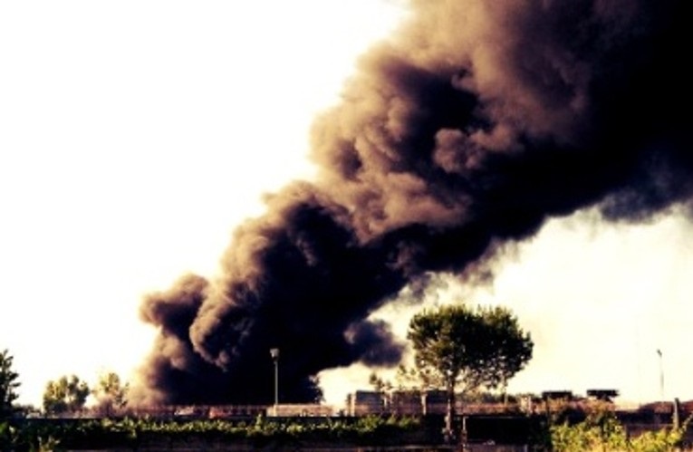 incendio con sostanze tossiche
