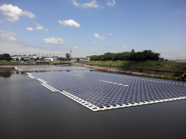 Pannelli fotovoltaici che seguono il sole