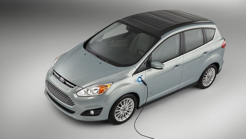 La nuova C-Max Solar Energi Concept &egrave; dotata di un tettuccio ricoperto da celle fotovoltaiche