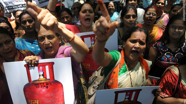 Secondo dati ufficiali, nel 2010 l'India dipendeva per il 74 % da combustibili fossili