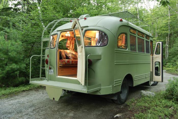 Maine bus ripreso dall'esterno