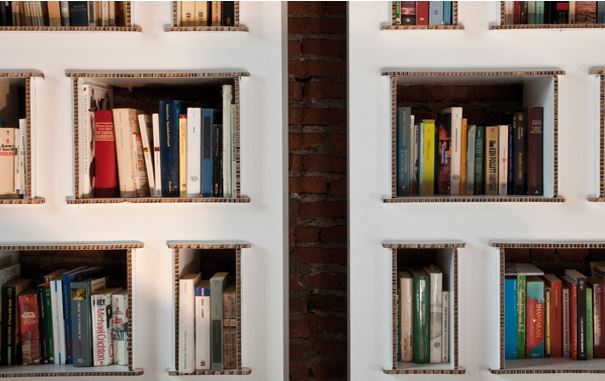Libreria in cartone Corvasce