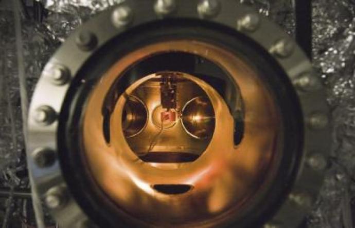 rafforzamento termoionico a emissione di fotoni