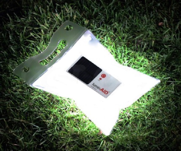 La luce gonfiabile LuminAID