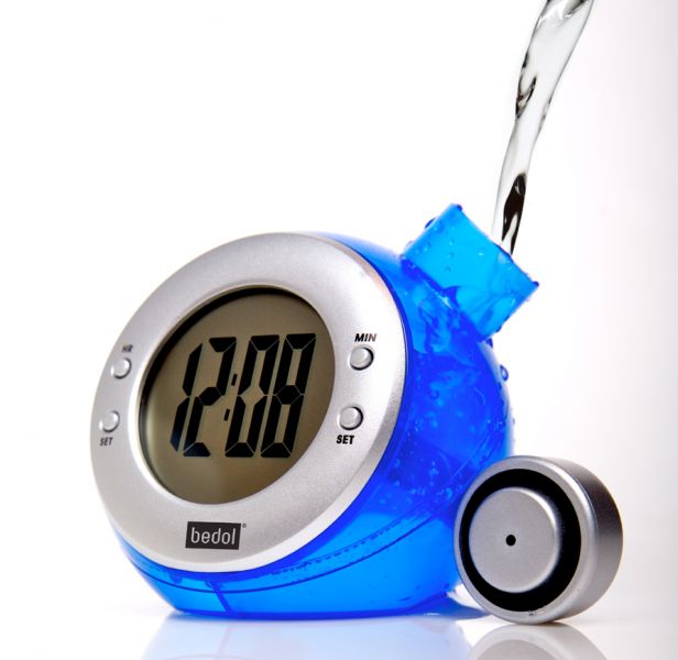 L'orologio che si attiva con l'acqua orologio che funziona ad acqua