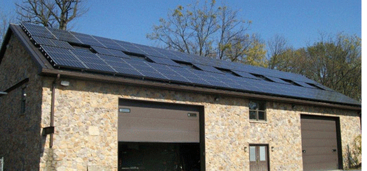 Garage fotovoltaico Installare un impianto fotovoltaico sulla copertura di un garage, richiede una maggiore ottimizzazione della superficie a disposizione