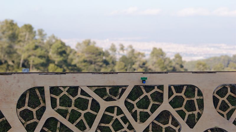 Dettaglio del sistema d'irrigazione del pannello bio-fotovoltaico