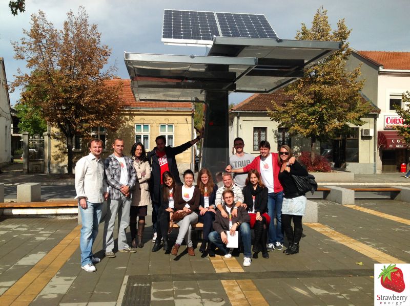 La squadra della Strawberry energy