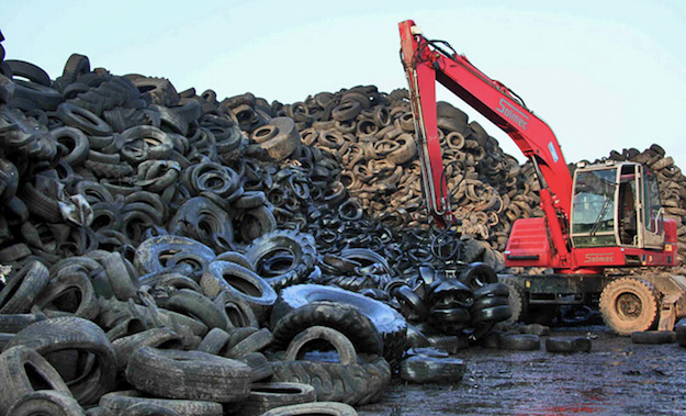 Asfalto ecologico ottenuto dal riciclaggio dei pneumatici