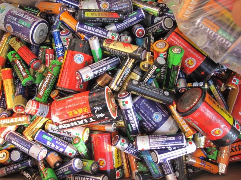 Le batterie esauste sono tra le più importanti cause di inquinamento ambientale