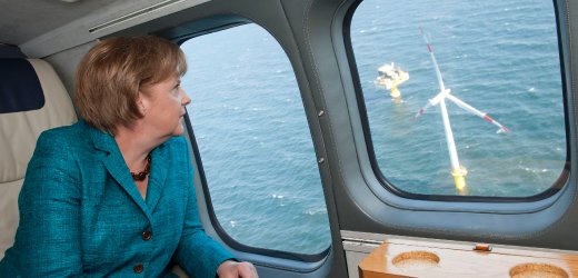 La Cancelliera Merkel sostiene la Energiewende, ossia 'la transizione energetica' verso un futuro pi&ugrave; green