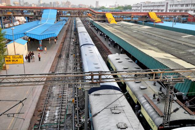 Sulle banchine della stazione ferroviaria di Nuova Delhi saranno installati pannelli solari per 1 MW