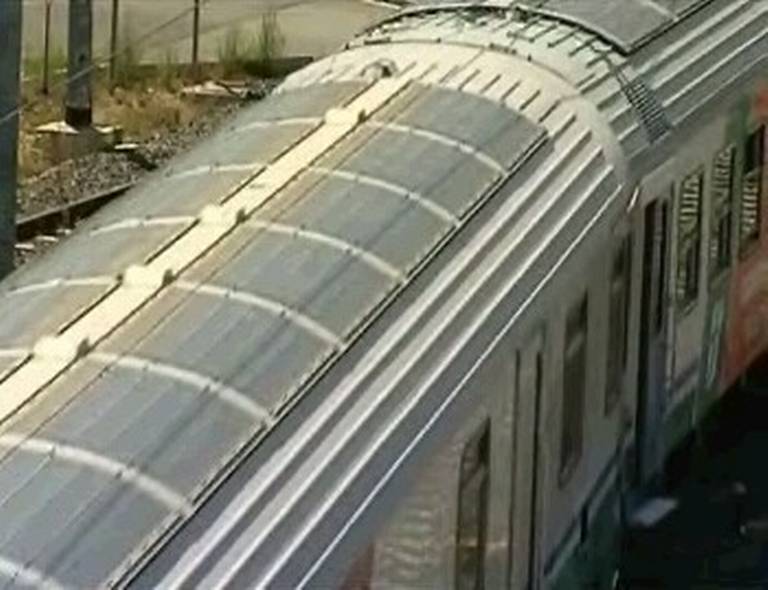 In India &egrave; stato proposto di munire di pannelli solari anche i tetti delle carrozze dei treni