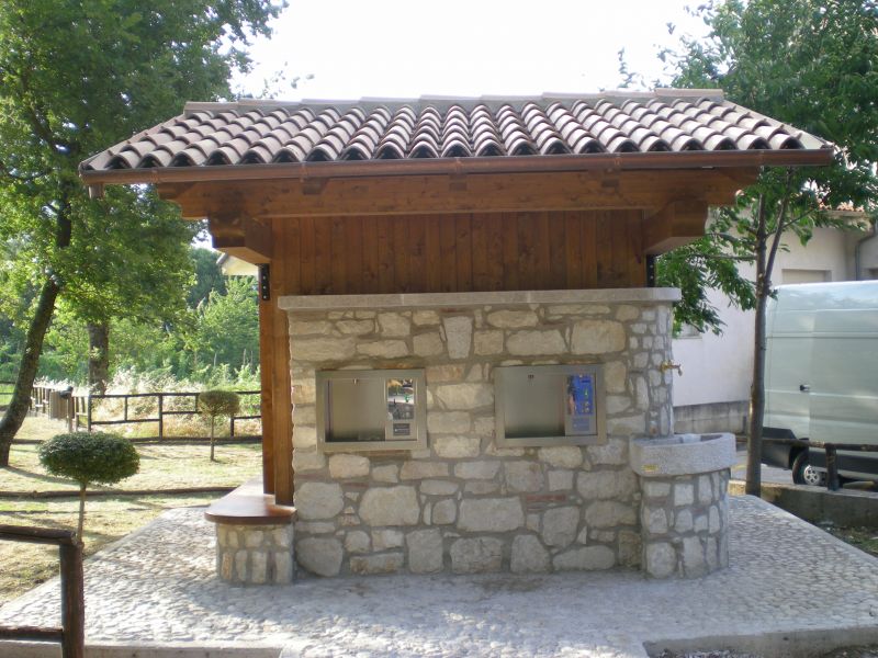 Casa dell'acqua in muratura sita a Taggiano