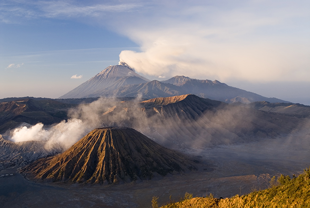 L'Indonesia possiede 130 vulcani che potrebbero essere sfruttati per un'intensa attivit&agrave; geotermica
