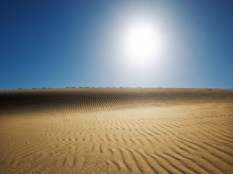 Il sole dei deserti è una fonte ineusaribile di fonti di energie rinnovabili