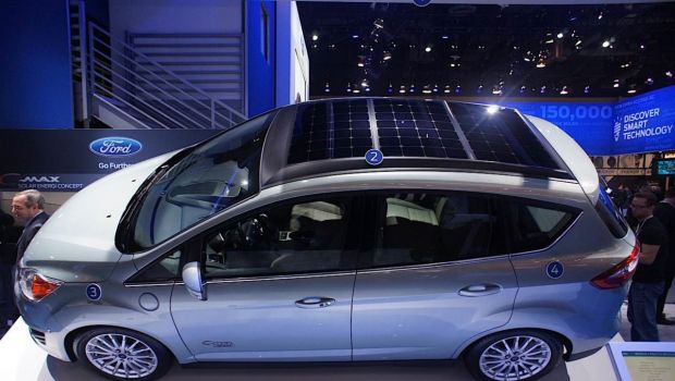 Il modello C-Max Solar Energi della Ford ha un tetto completamente rivestito di pannelli fotovoltaici