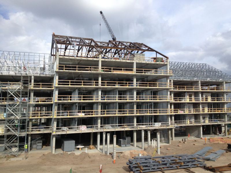 Secondo la legge, il 35 % del fabbisogno energetico delle nuove costruzioni deve provenire da fonti di energia rinnovabile