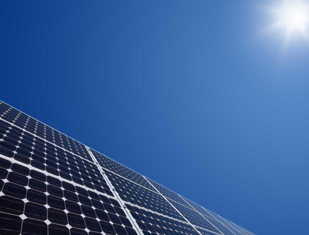 Continua la discesa dei prezzi del fotovoltaico