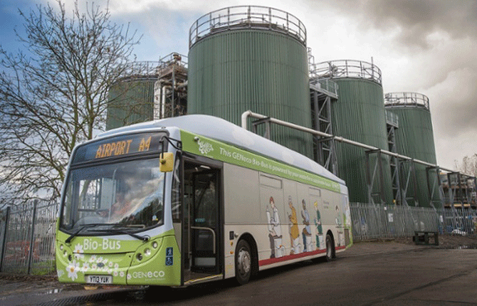 Bus che funziona con scarti alimentari e feci umane