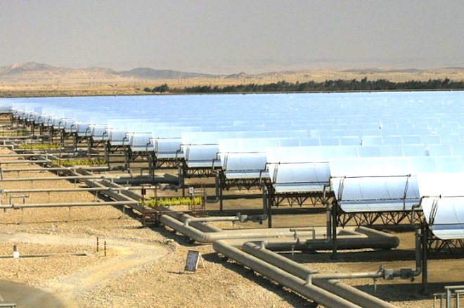 Un impianto a concentrazione di energia solare Questo sistema consente in tutto il globo consente la produzione di oltre 3,5 gigawatt