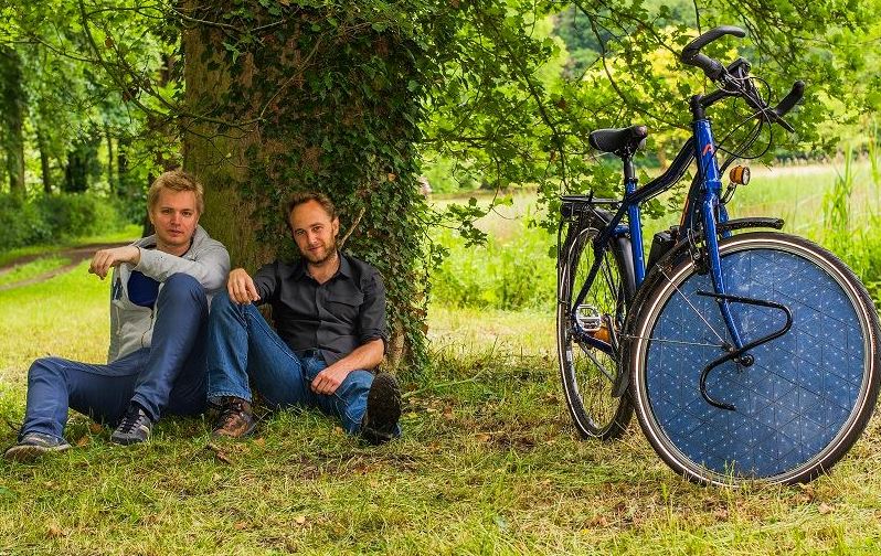 Dutch Solar Cycle bici elettrica con pannelli solari nelle ruote