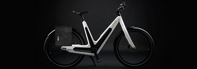L'e-bike Leaos con celle solari incorporate nella struttura in fibra di carbonio