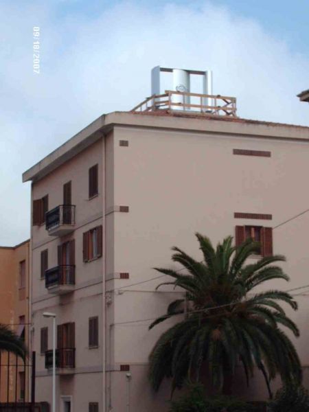 Impianto eolico su clinica oculistica sita in via Sardegna a Sassari, in Sardegna