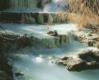 Straordinaria immagine del Monte Amiata e delle sue sorgenti