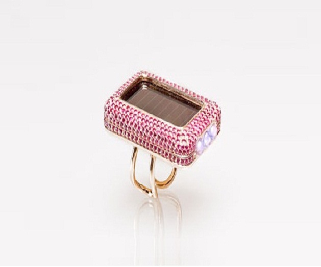 L'anello con modulo fotovoltaico New energy ring L'anello fotovoltaico New Energy Ring