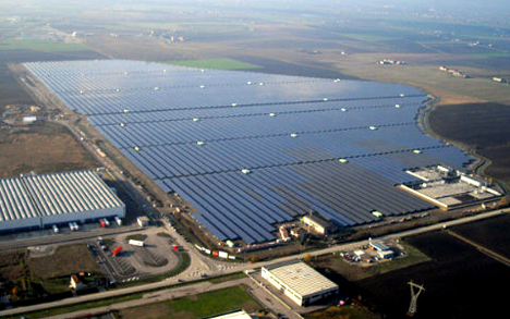 Solar farm, Rovigo, Italia.